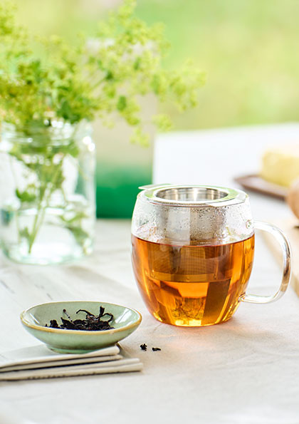 Hoe zet ik een lekkere kop thee met een theefilter?